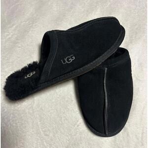 UGG Pearle Slippers Black Suede Sheepskin Scuff Women’s Size 6 US Excellent